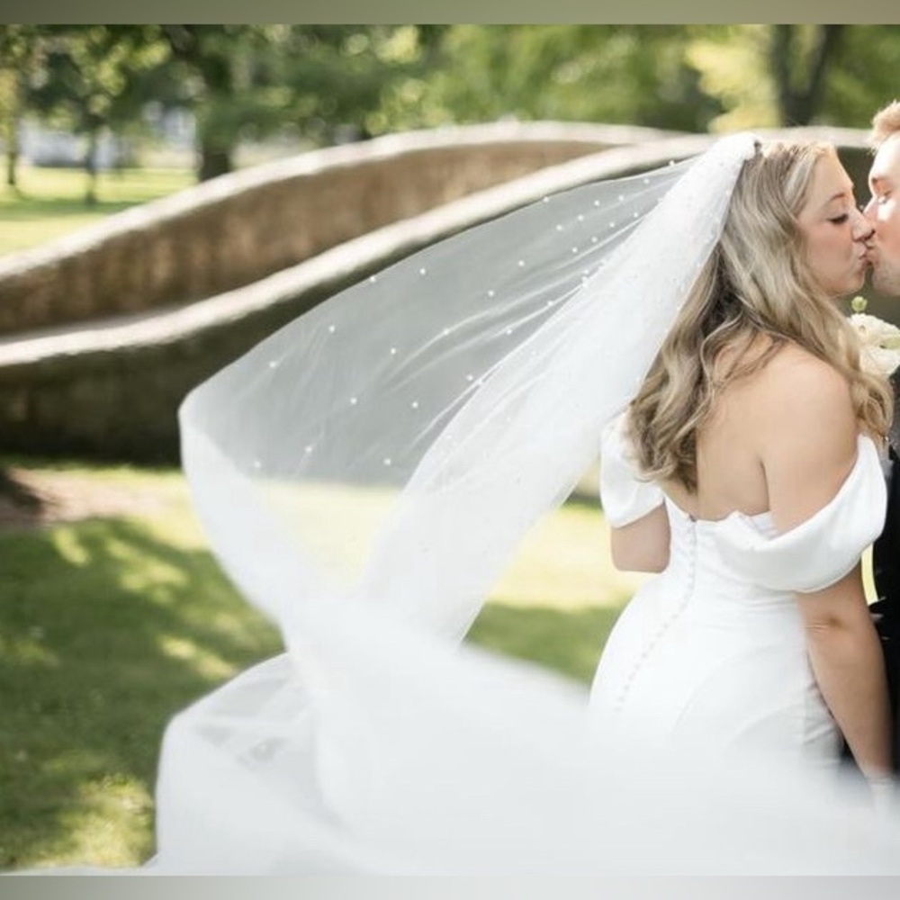 Wedding veil chapel cathedral long white pearls elegant beautiful
